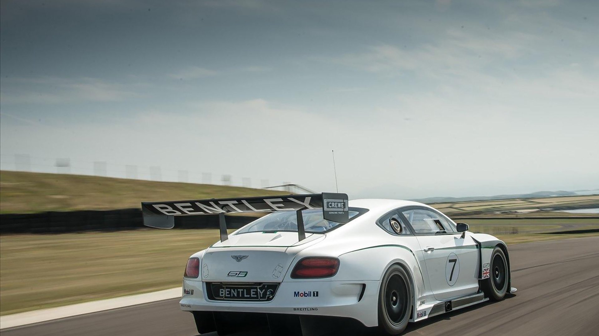 鹰隼试翼，风雷激荡，一场横跨大西洋的冠军之心别样交锋