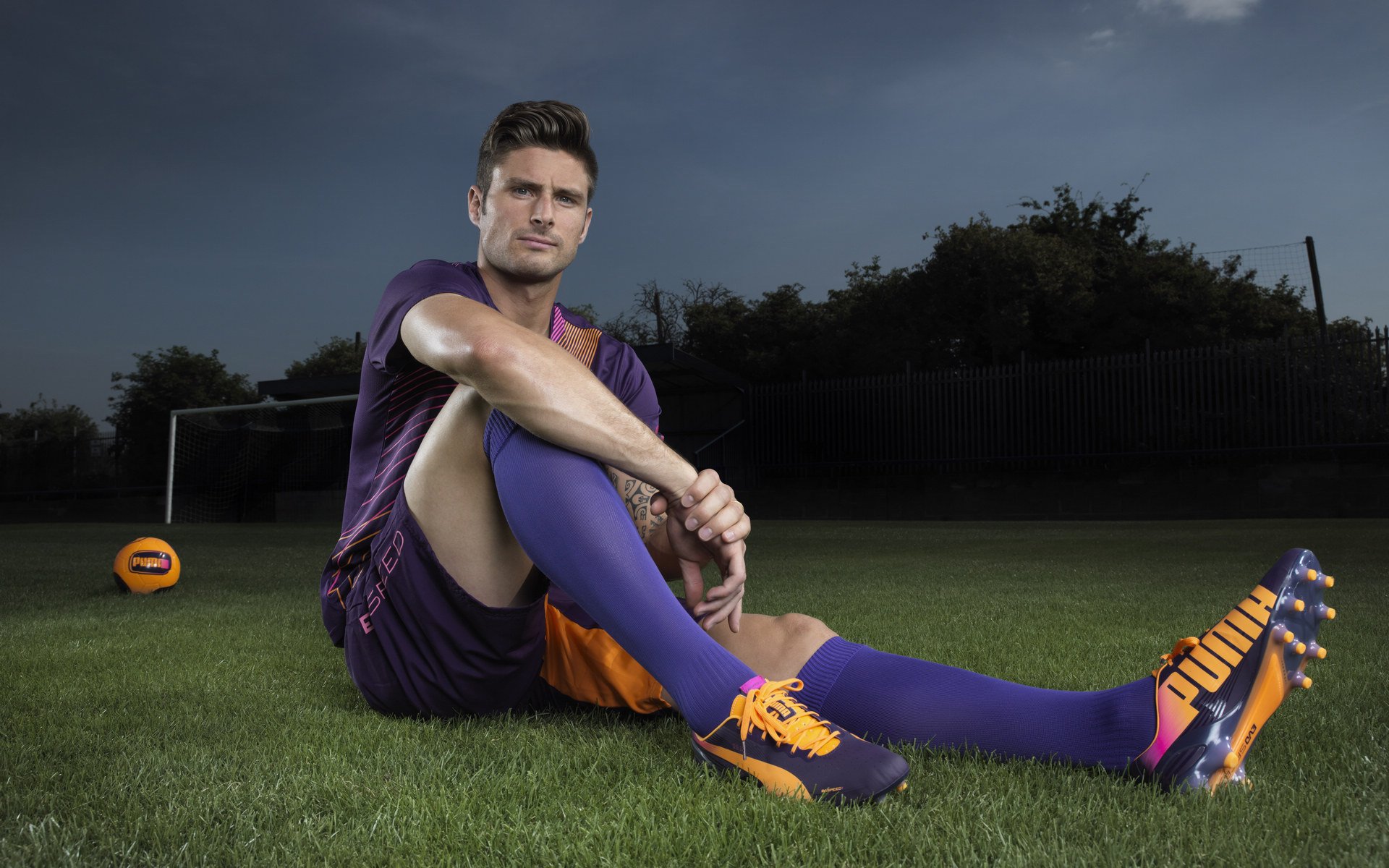 孤星闪耀难破铁幕,奥亚尔萨瓦尔教科书表现难敌葡萄牙精密压制