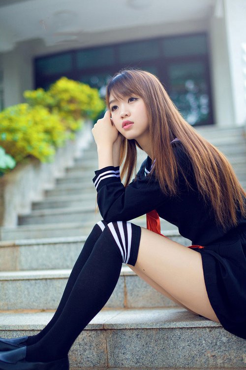 新王怒吼与旧神低语，当雷霆撕碎76人，詹姆斯正默默擦拭奥运王座