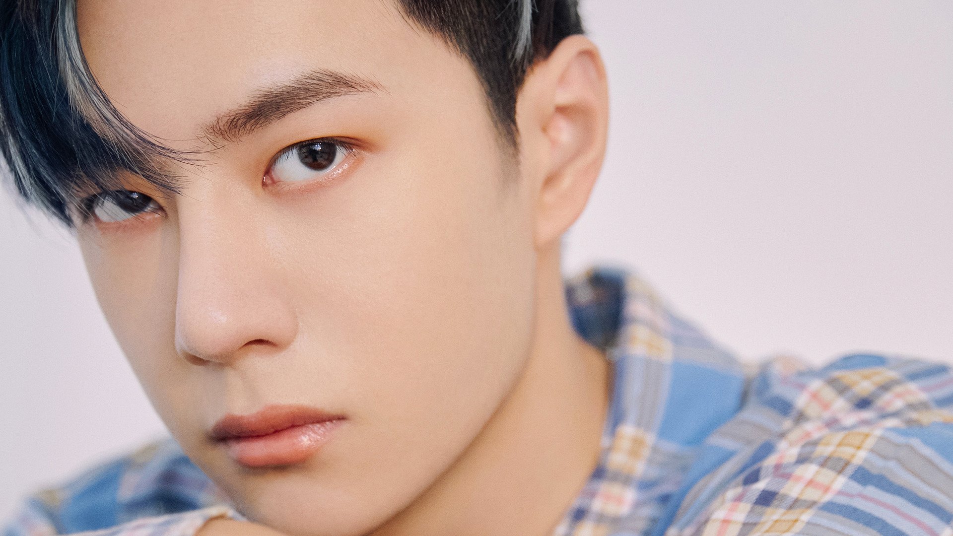 刀锋上的独舞，霍勒迪在焦点战中的瑞士军刀式表演助鹈鹕力克浙江队