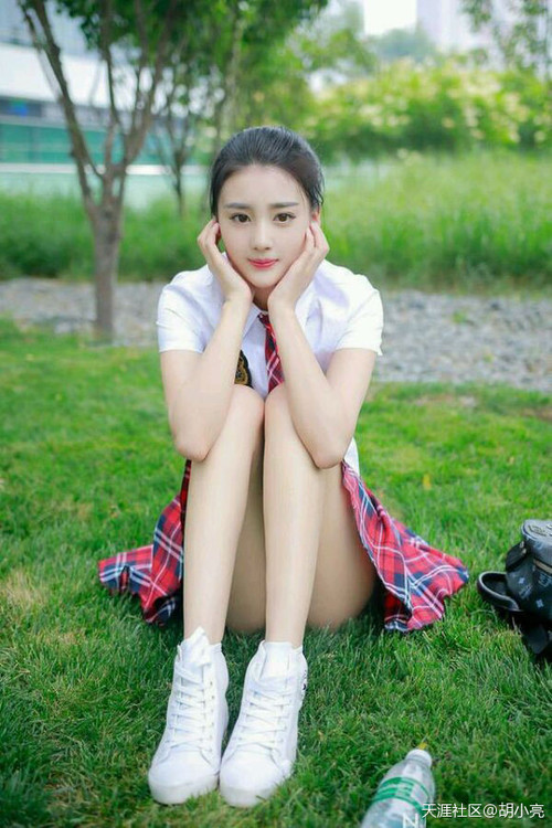 首先,我们来构思一个抓人眼球的标题